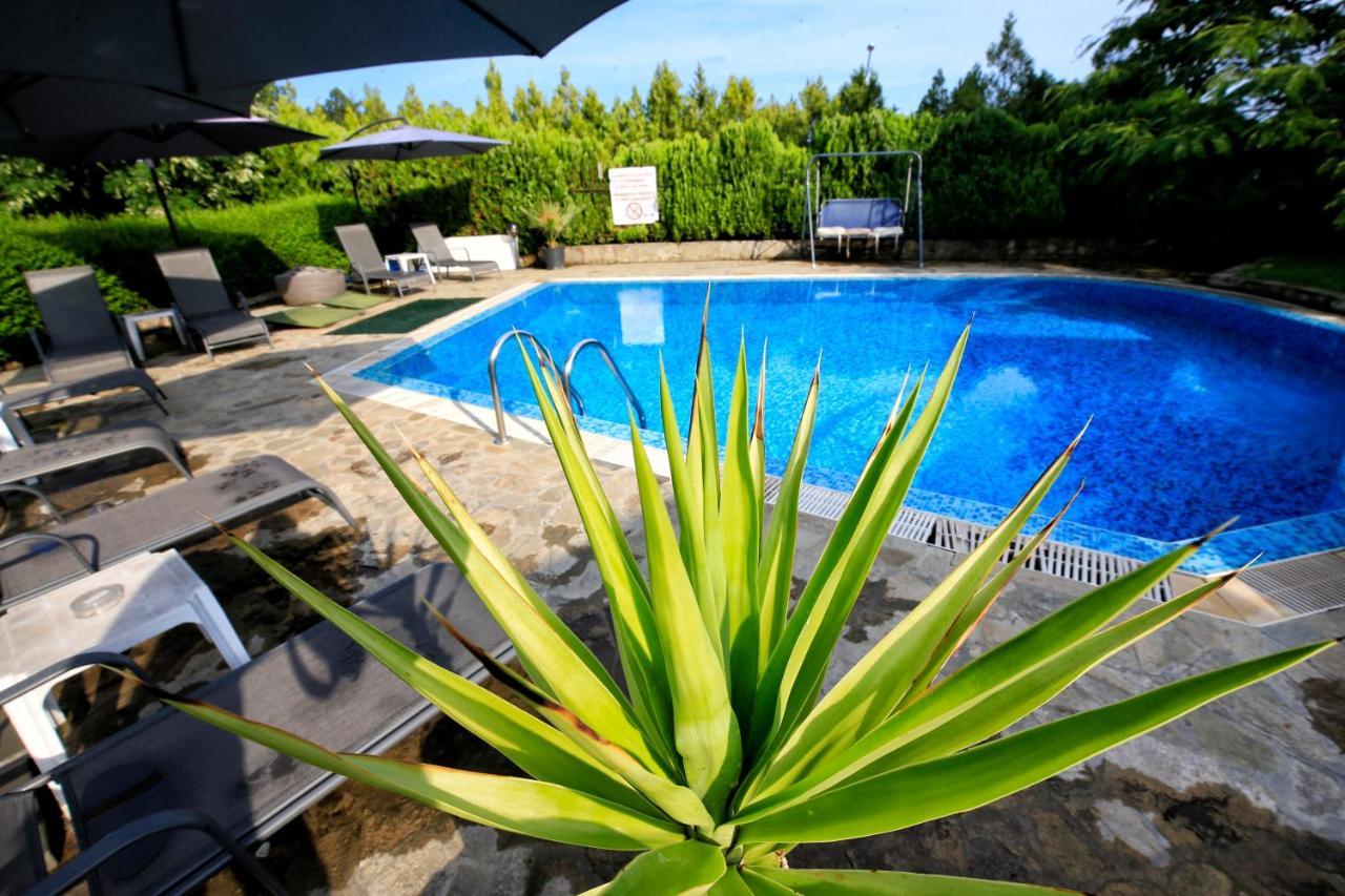 Stayinn Rainbow Houses Beachfront By Asteri Hotels Pantai Sunny Bagian luar foto