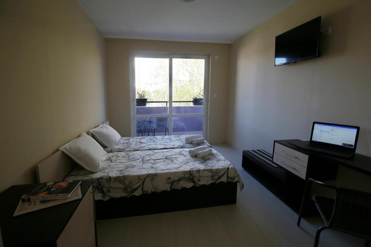 Stayinn Rainbow Houses Beachfront By Asteri Hotels Pantai Sunny Bagian luar foto